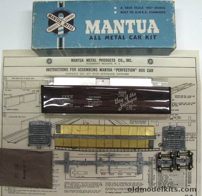 Mantua HO 40' Metal Box Car CB&Q Burlington Route Zephyrs With Trucks - Craftsman Kit plastic model kit